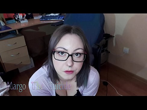 ❤️ Sexy Girl with Glasses Sucks Dildo Deeply on Camera ️ Pornografia russa à co.serviporno.ru ❤