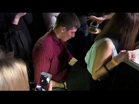 ❤️ Sessu reale in una discoteca russa. Una ragazza russa di 18 anni in l'anu è a vagina scopata in una discoteca ️ Pornografia russa à co.serviporno.ru ❤