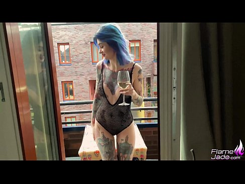 ❤️ Ragazza tremenda chì succhia cù una bocca è cazzo appassionatamente sottu à u celu apertu ️ Pornografia russa à co.serviporno.ru ❤